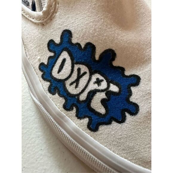 Vans Classic Youth Off White Custom Graffiti Art Slip-On Sneakers Size 1 - Picture 6 of 10